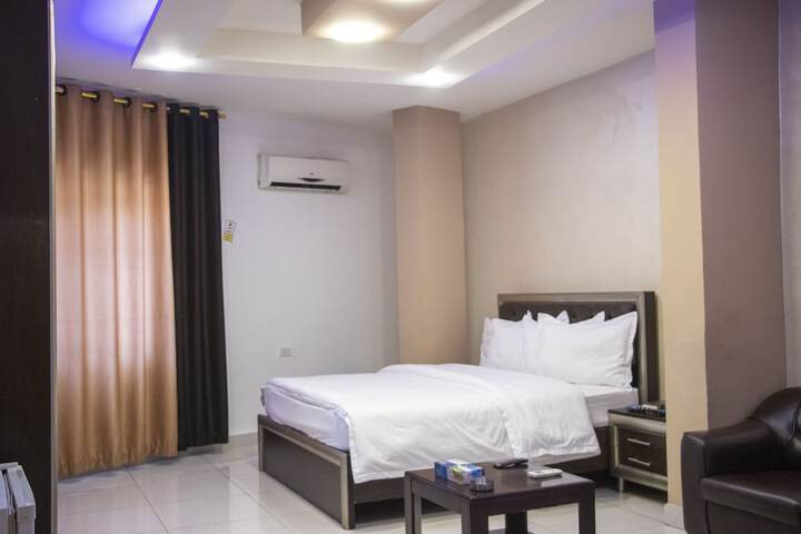 Room 11 of 29