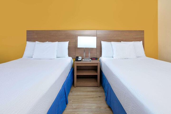 1 King Bed (12 of 15)