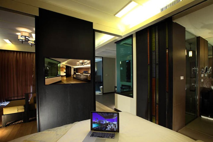 Room 6 of 93