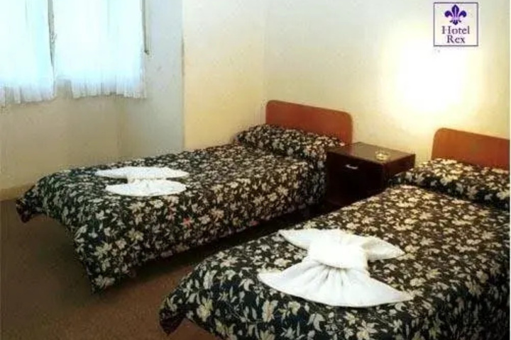 Room 2 of 4