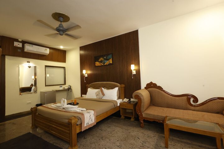 Room 22 of 100