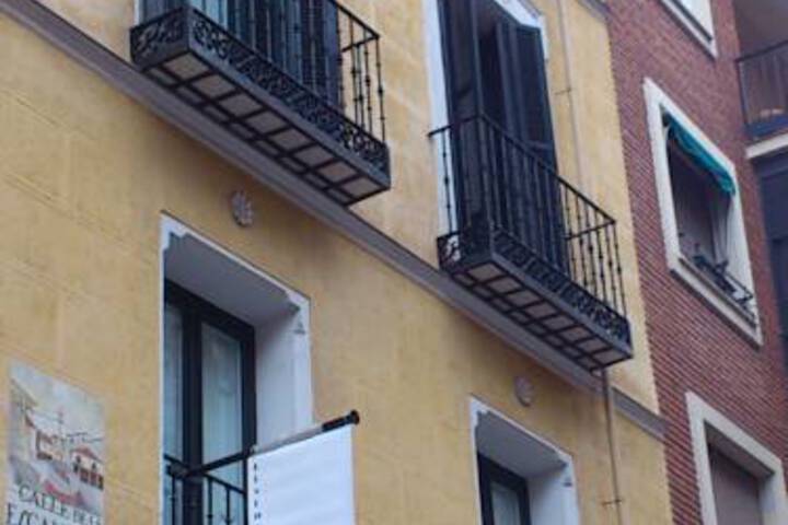 Image of Livinginopera Apartamentos Escalinata