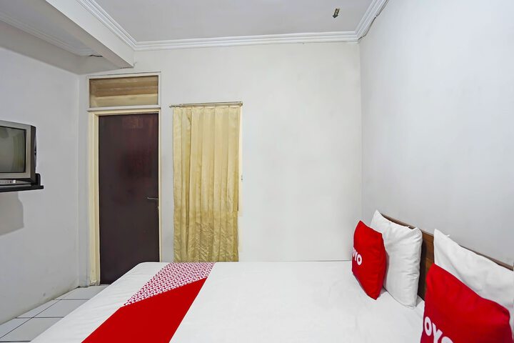 Room 6 of 25