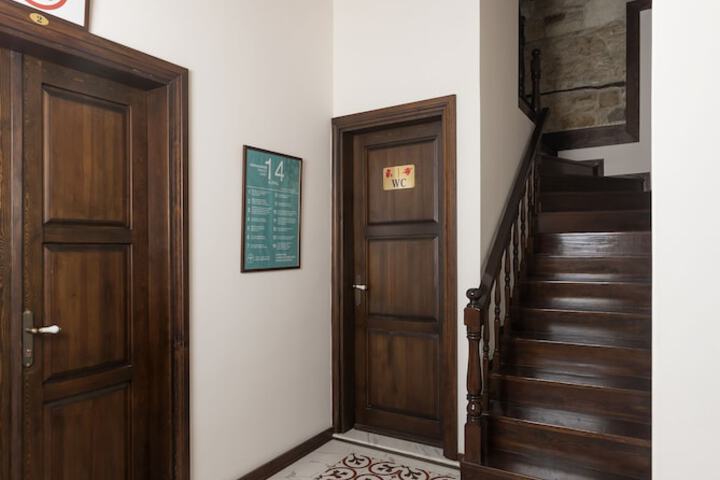 Room 41 of 86