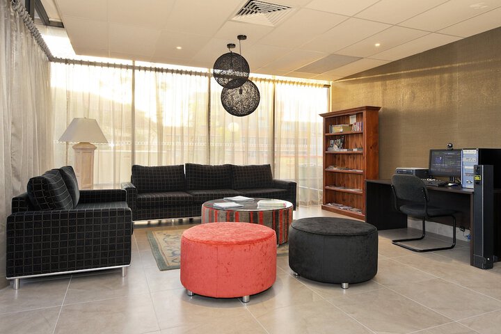 Room 12 of 34