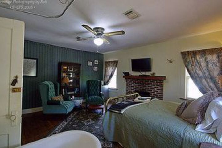 Room 6 of 50