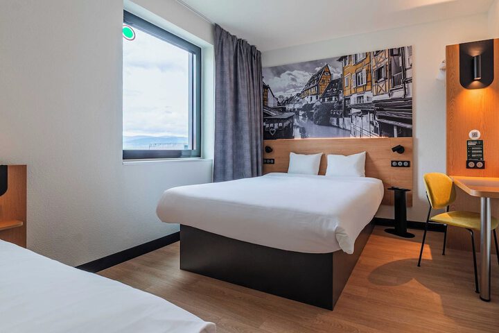 Room 14 of 28