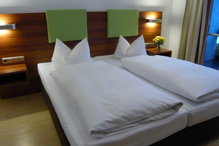 Room 6 of 50