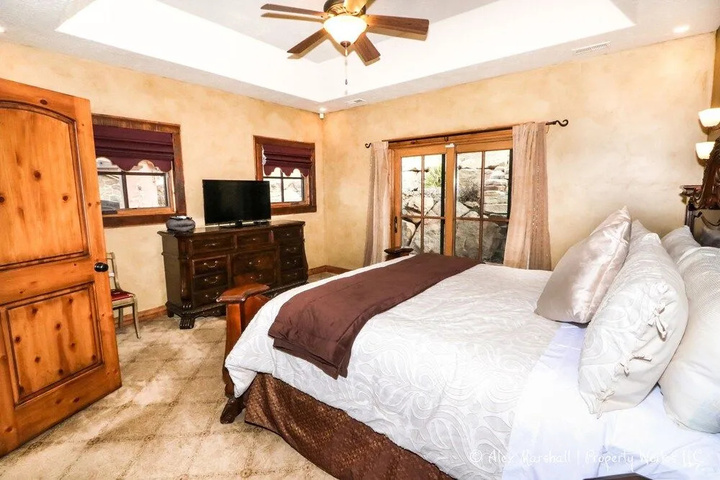 Room 4 of 15