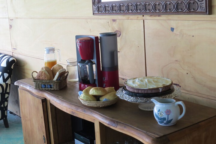Breakfast/Coffee Service 13 of 40