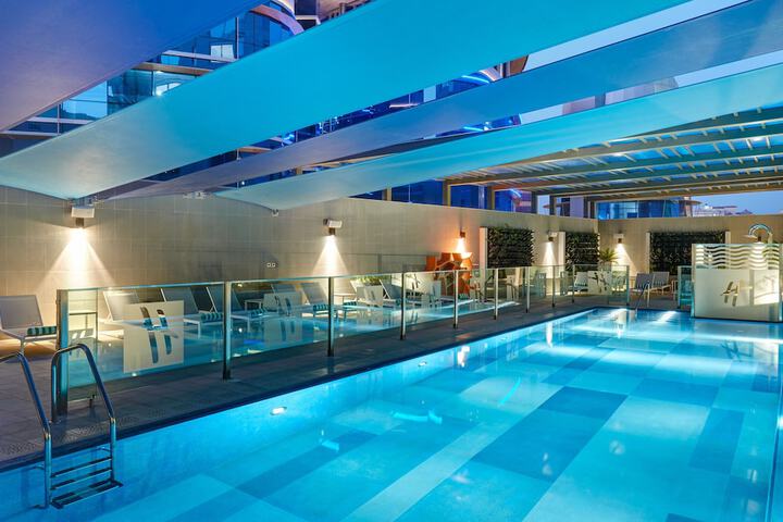 Pool Hotel