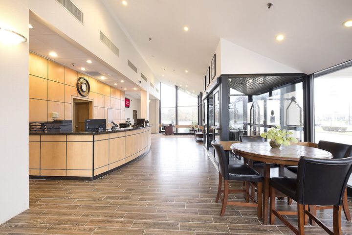 Guest Lobby