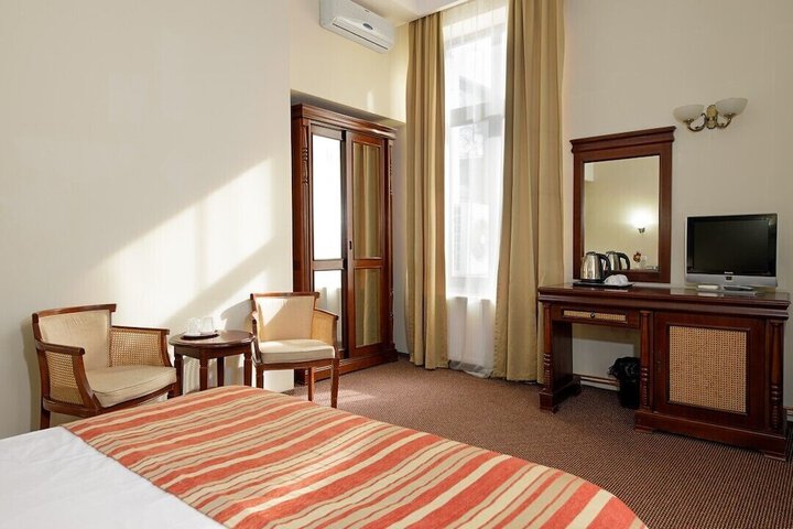 Room 17 of 50