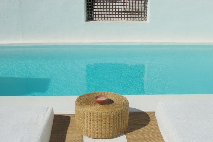 Hotel Pool