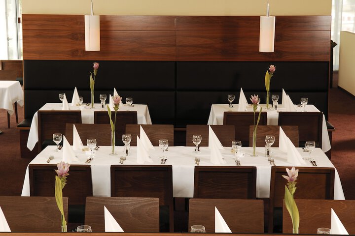 Dining 53 of 70