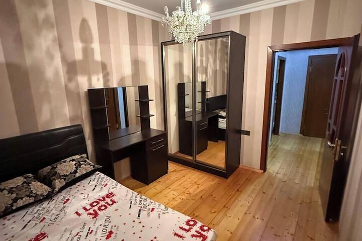 Room 5 of 6