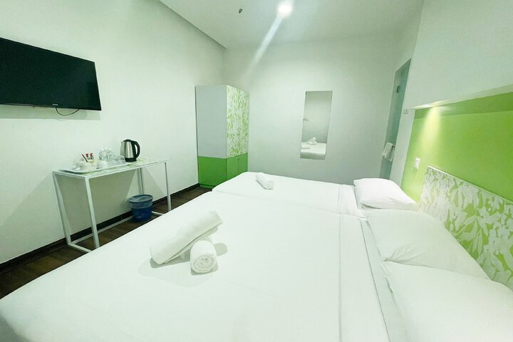 Room 11 of 23