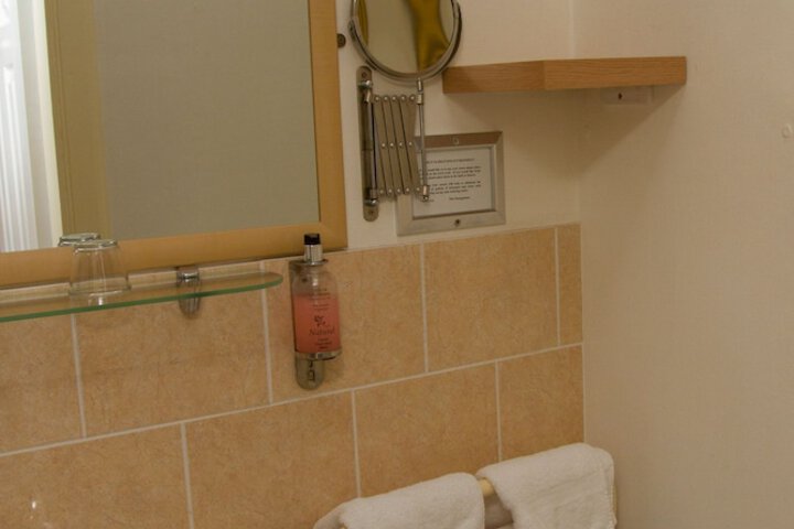 Room 46 of 84