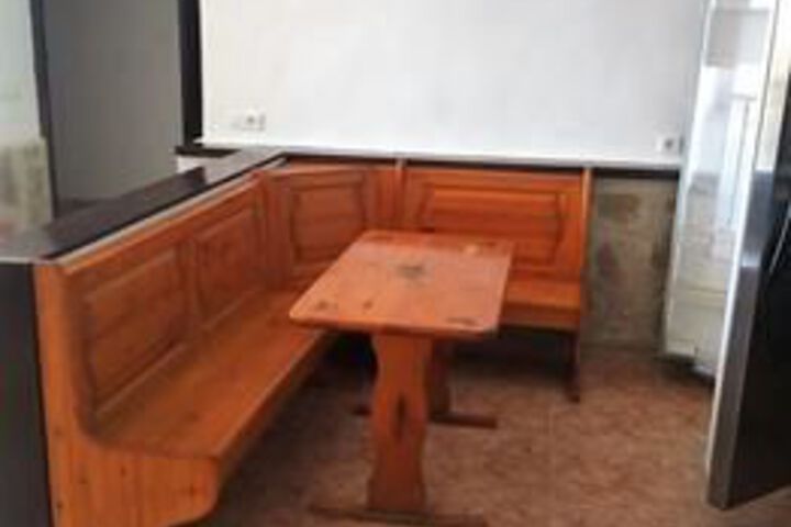 Room 13 of 27