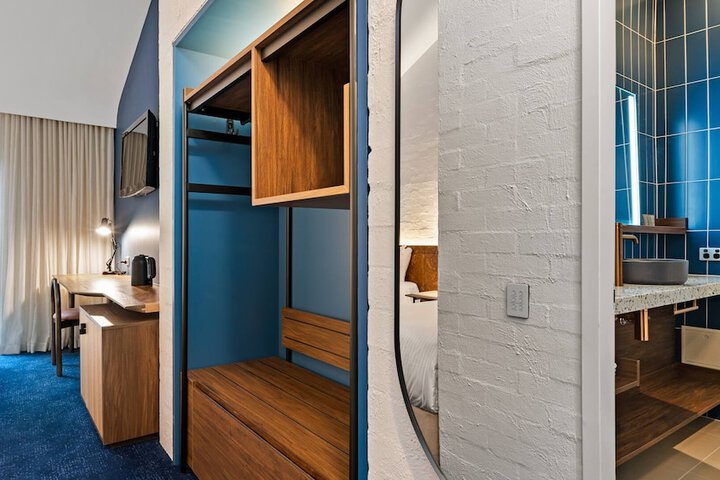 Room 17 of 53