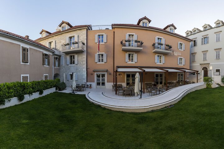 Hotel 86 of 86