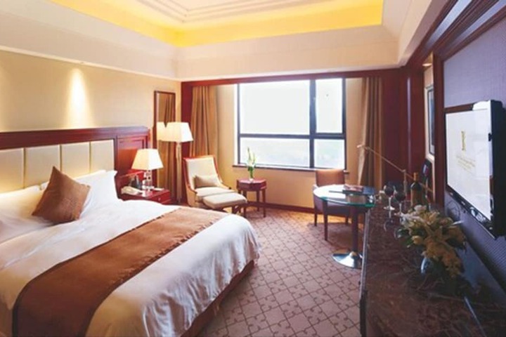 Room 8 of 36