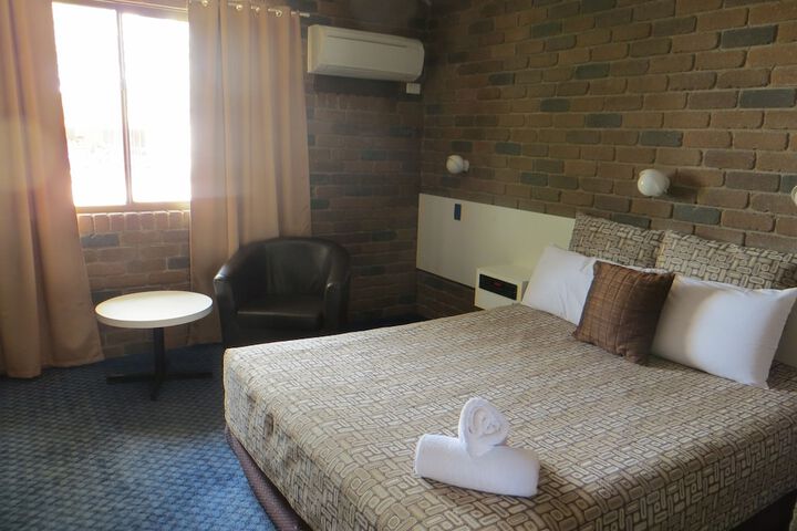 Room 7 of 61