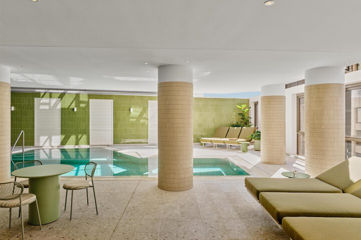 Hotel with Pool