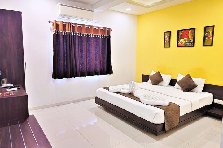 Room 14 of 25