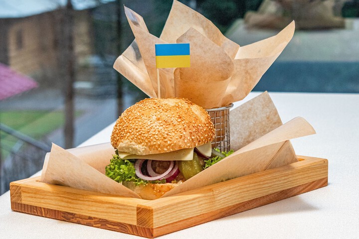 Dining 46 of 76