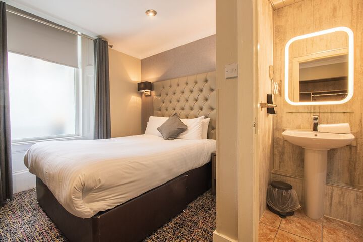 Room 47 of 89