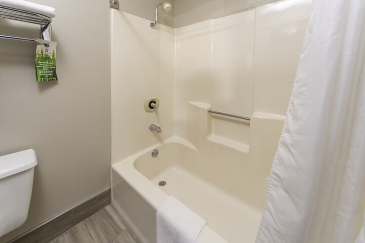 2 Queen Beds (4 of 4)