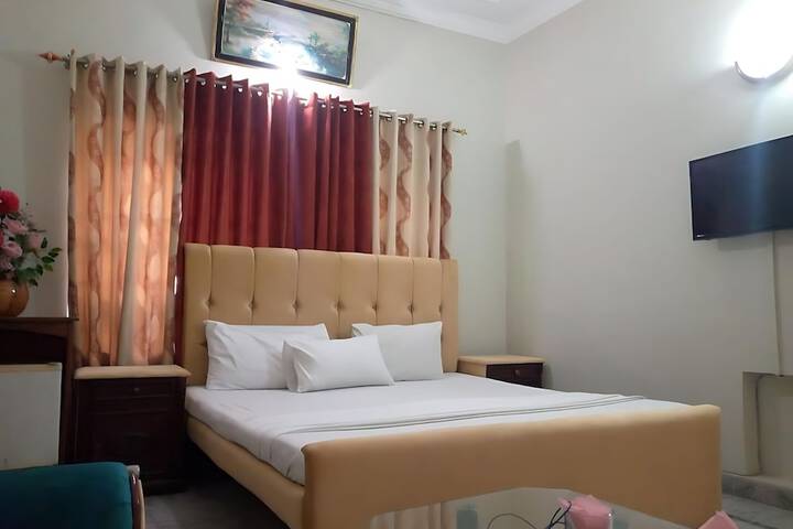 Room 6 of 17