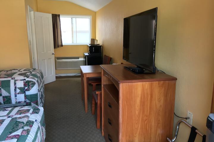 Room 9 of 49