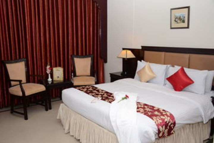 Room 14 of 30