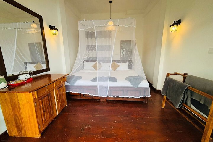 Room 27 of 52