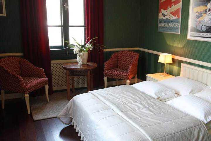 Room 12 of 80