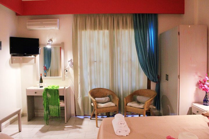 Room 13 of 107