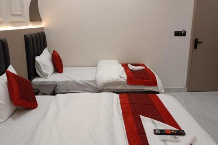 Del Fox Holidays New Delhi Connaught Palace