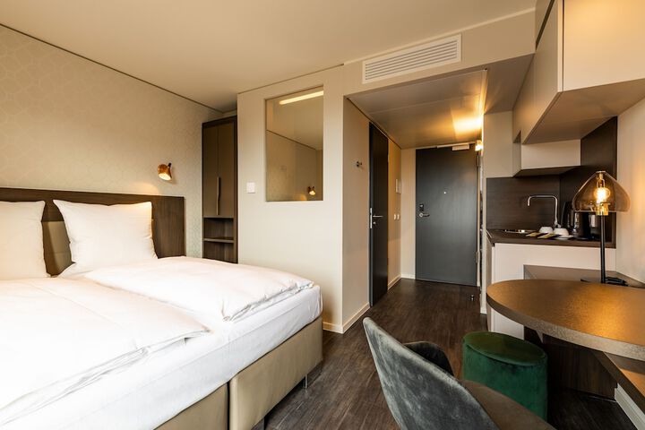 Room 18 of 33