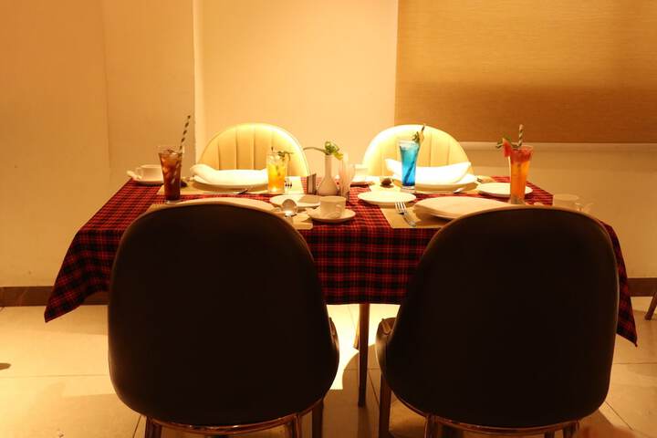 Dining 35 of 63
