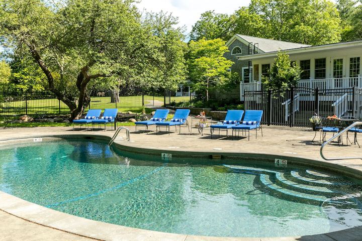 Pool 120 of 143