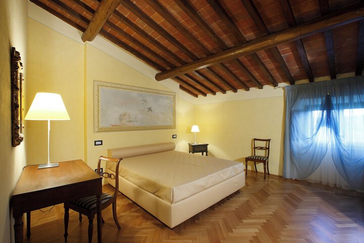 Room 7 of 62