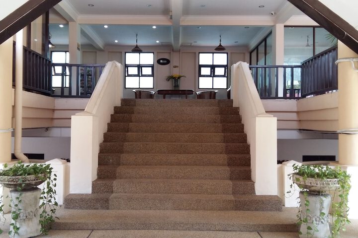 Hotel 2 of 73