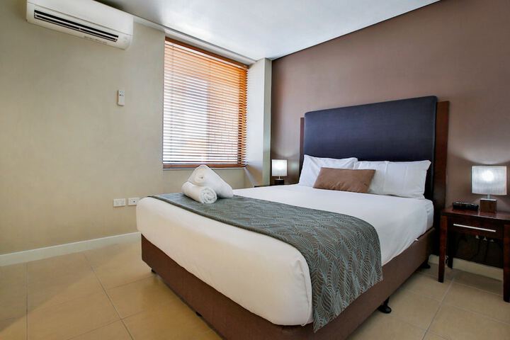 Room 8 of 34