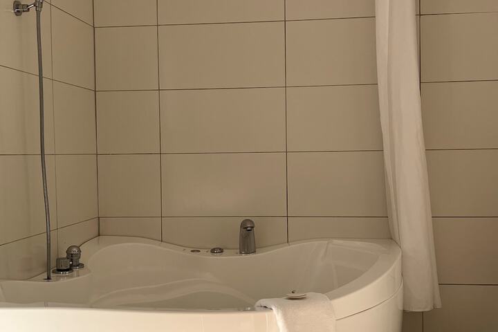 Room 54 of 68