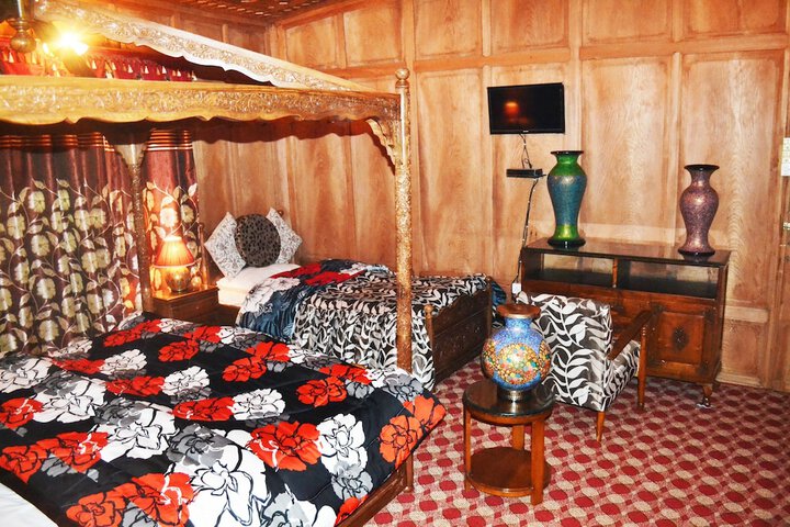 Room 14 of 150