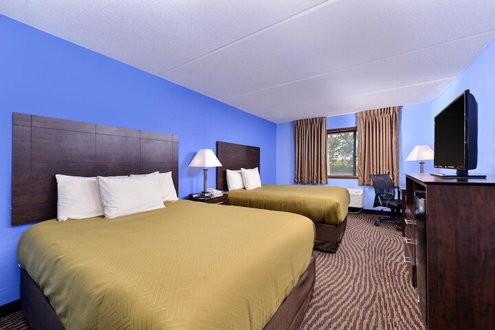 2 Double Beds (2 of 5)