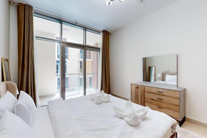 Primestay 2BR in Al Jaddaf Near Metro
