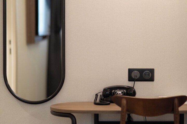 Room 32 of 84